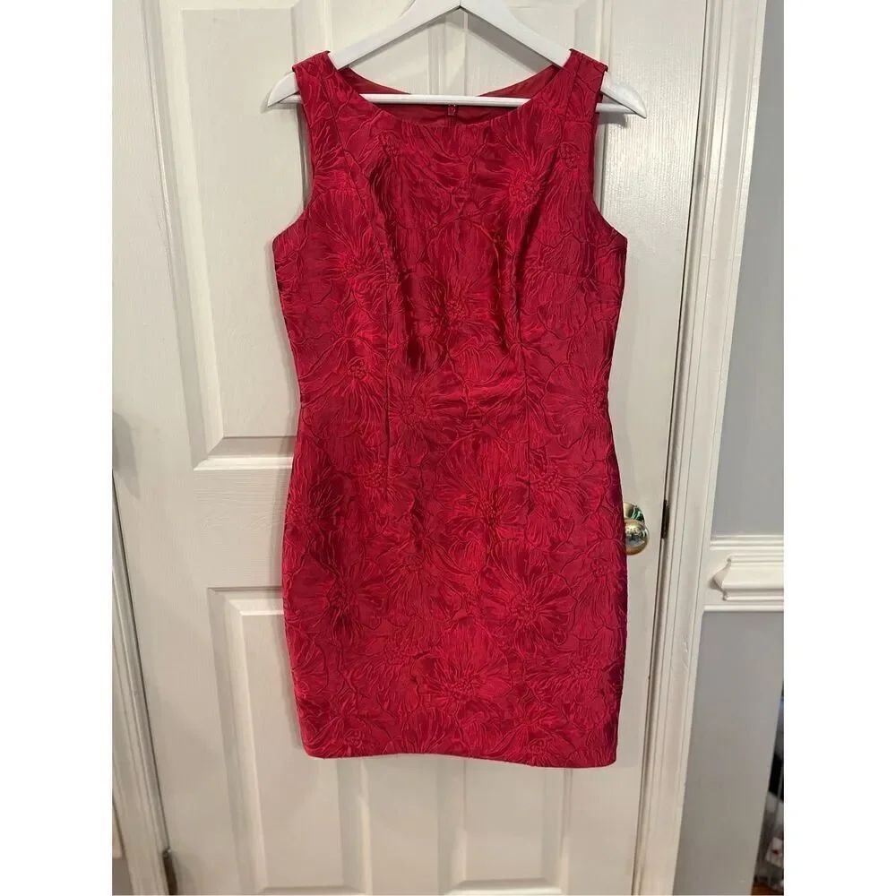 Carmen Marc Valvo Raspberry Textured Silk Floral Pattern Sleeveless Party Dress